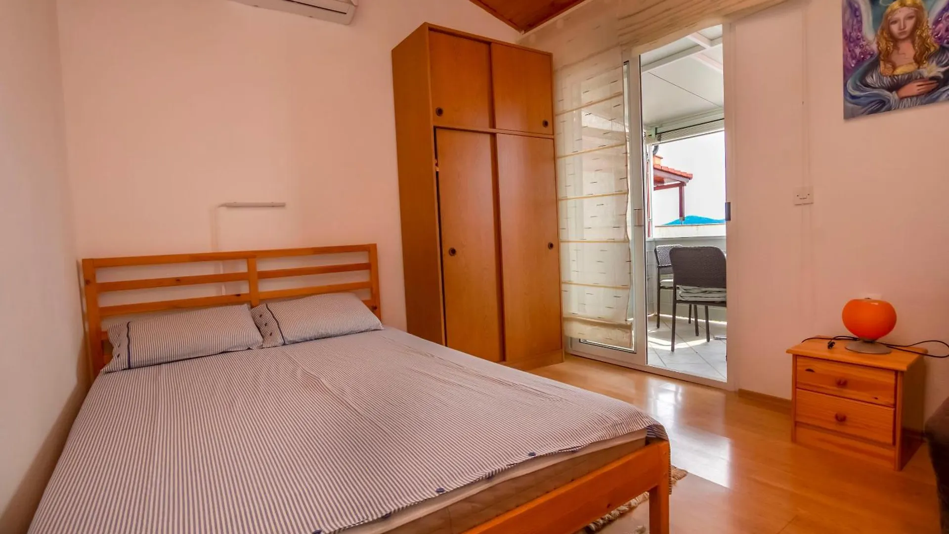 Apartment Mladen دراغ 0*,